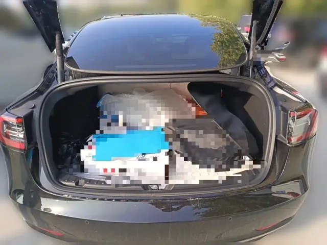 Tesla Model 3 — Фото автомобиля 20