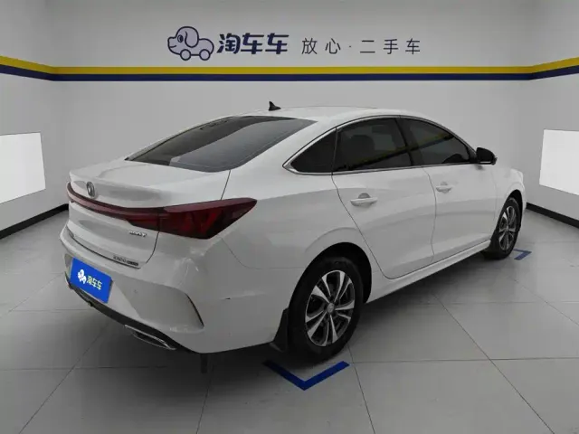 Changan Eado — Фото автомобиля 3