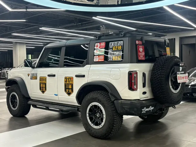 Ford Bronco — Фото автомобиля 4