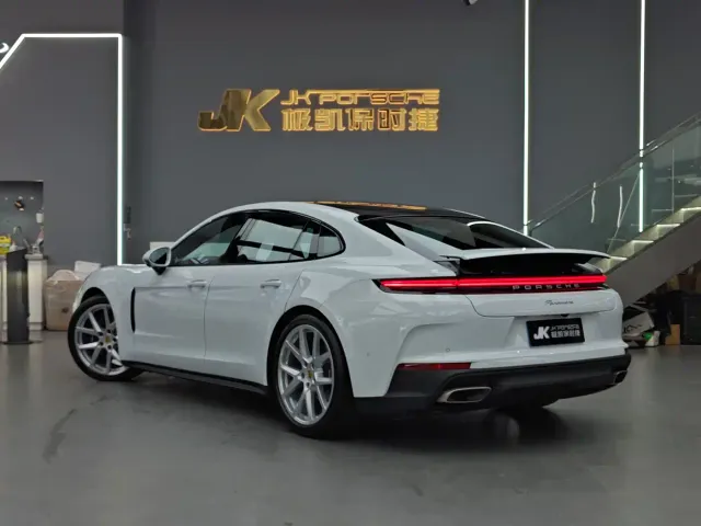 Porsche Panamera — Фото автомобиля 16