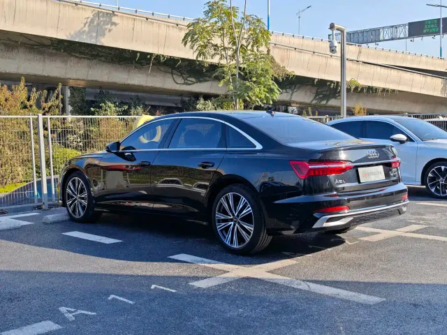 Audi A6L — Фото автомобиля 9