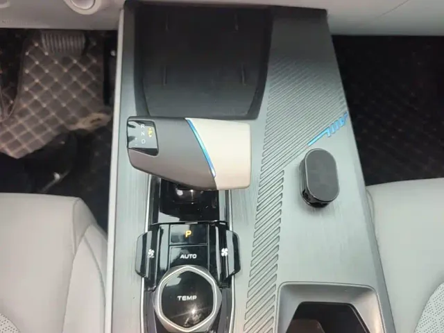 Changan Oshan Z6 EV — Фото автомобиля 9