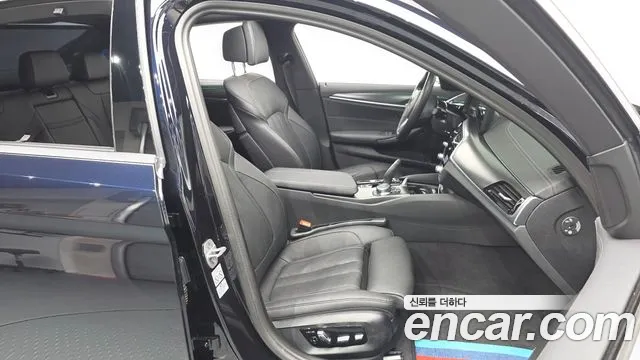 BMW 5-Series — Фото автомобиля 24
