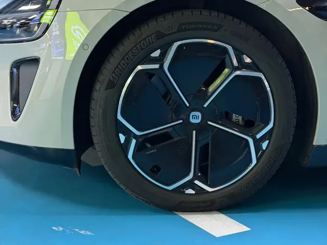 Xiaomi SU7 — Фото автомобиля 7