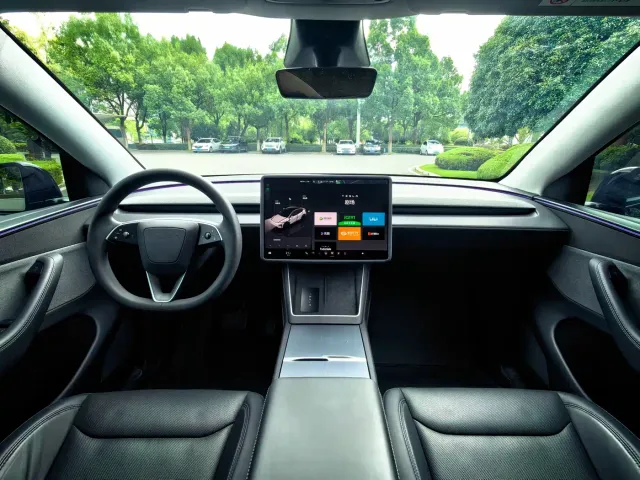Tesla Model Y — Фото автомобиля 5