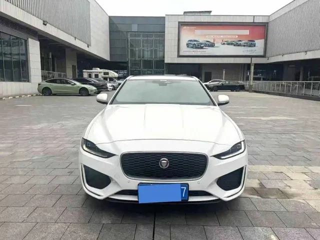 Jaguar XEL — Фото автомобиля 2