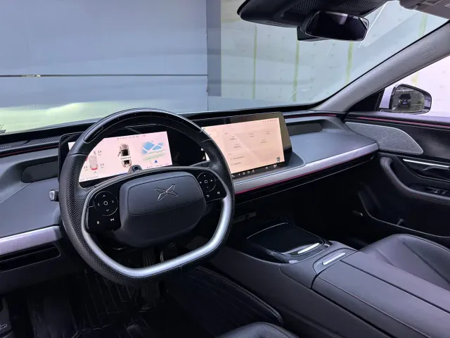 Xpeng P7 — Фото автомобиля 10