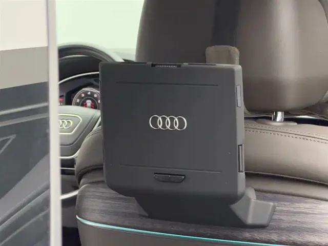 Audi A8 — Фото автомобиля 9