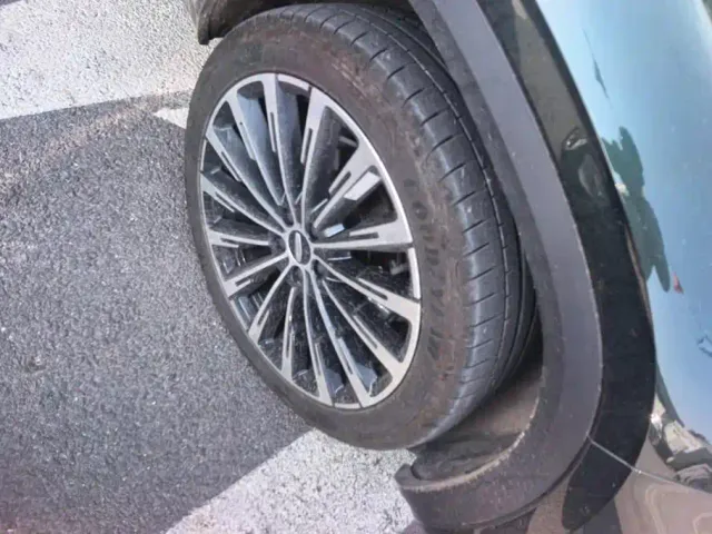 Geely Xingyue L — Фото автомобиля 6