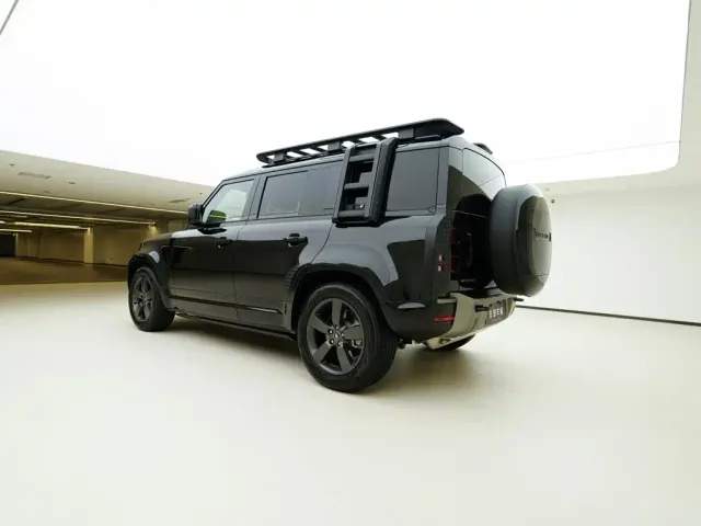Land Rover Defender — Фото автомобиля 5