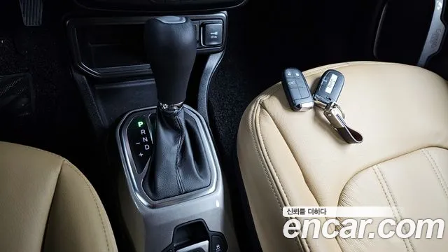 Jeep Renegade — Фото автомобиля 9