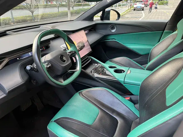 Lotus Eletre — Фото автомобиля 9
