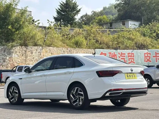 Volkswagen Sagitar 2024 300TSI DSG Surpass Edition — Фото автомобиля 6