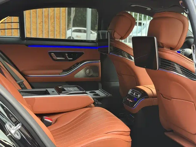 Mercedes-Benz S-Class — Фото автомобиля 12