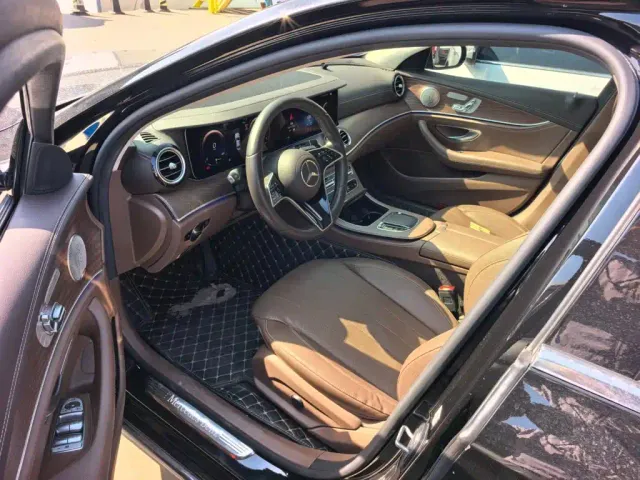 Mercedes-Benz E-Class — Фото автомобиля 9