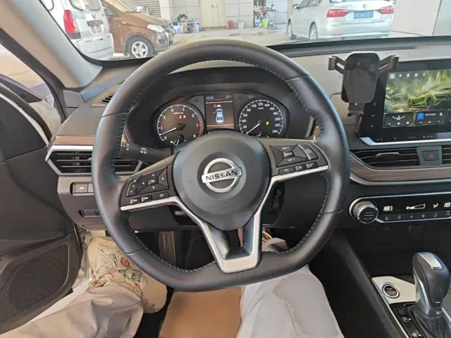 Nissan Teana — Фото автомобиля 10