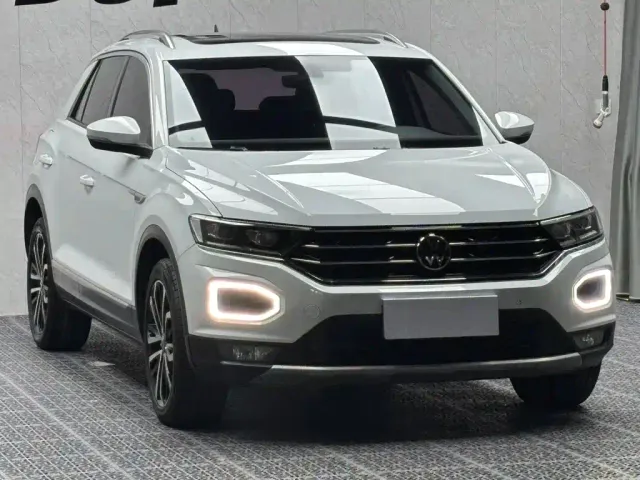 Volkswagen T-Roc — Фото автомобиля 3