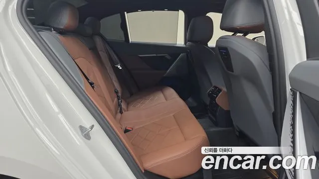 BMW 5 Series G60 — Фото автомобиля 18