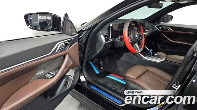 BMW i4 — Фото автомобиля 10