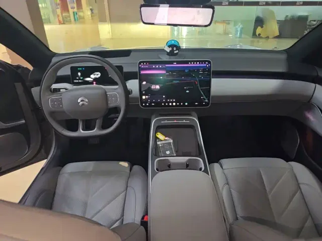 Nio ET5 Touring — Фото автомобиля 9