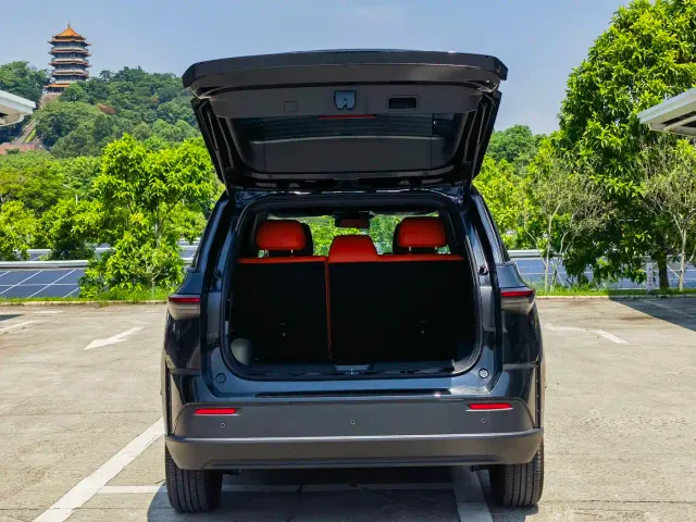 Toyota BoZhi 3X — Фото автомобиля 12