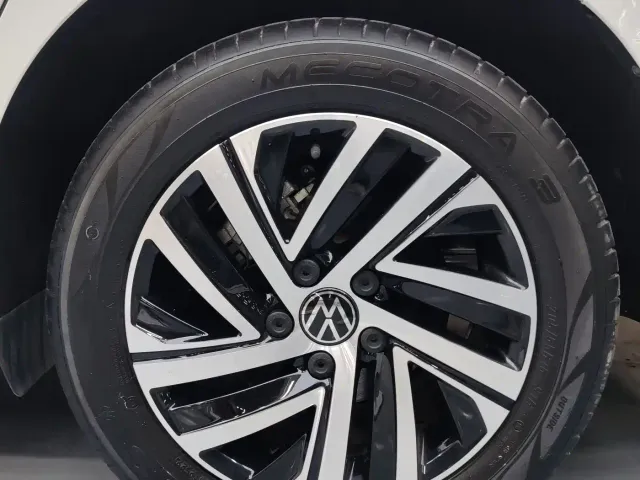 Volkswagen Lavida — Фото автомобиля 14