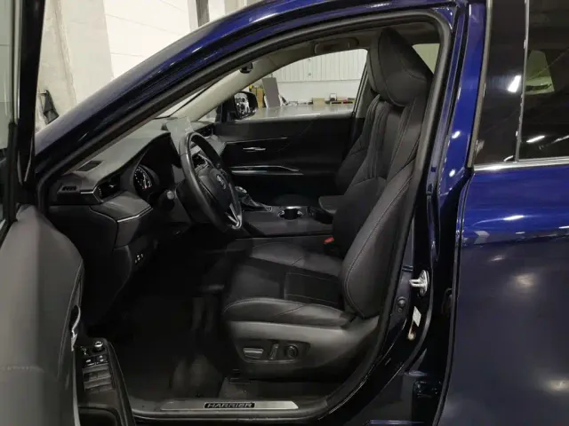 Toyota Harrier — Фото автомобиля 10