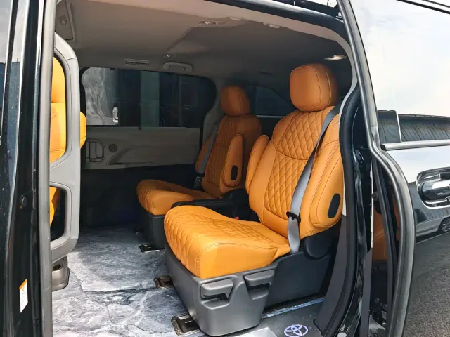 Toyota Sienna — Фото автомобиля 6