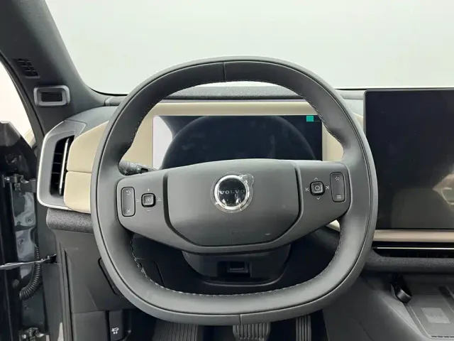 Volvo XC70 Plug-in Hybrid — Фото автомобиля 2