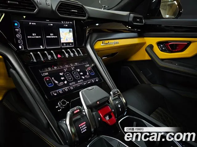 Lamborghini Urus — Фото автомобиля 14