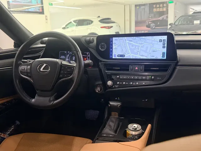 Lexus ES — Фото автомобиля 12