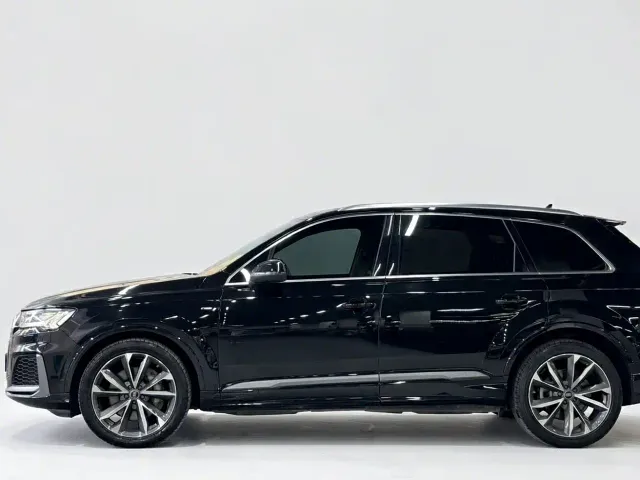 Audi Q7 — Фото автомобиля 3