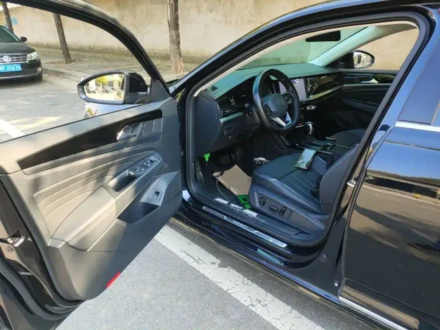 Volkswagen Passat — Фото автомобиля 15