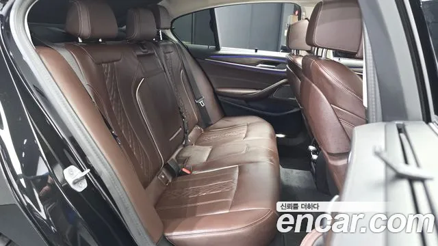 BMW 5-Series — Фото автомобиля 23