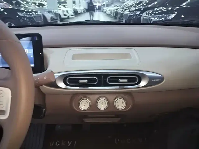 Wuling Hongguang Mini EV — Фото автомобиля 12