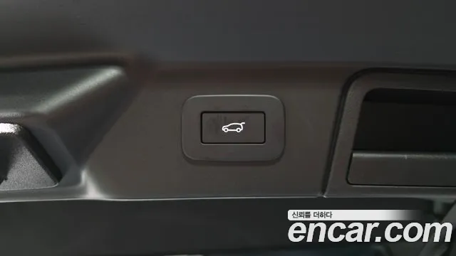 Land Rover Range Rover Velar Range Rover Velar 2.0 P250 Dynamic SE — Фото автомобиля 19