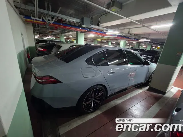 BMW 5 Series G60 — Фото автомобиля 3