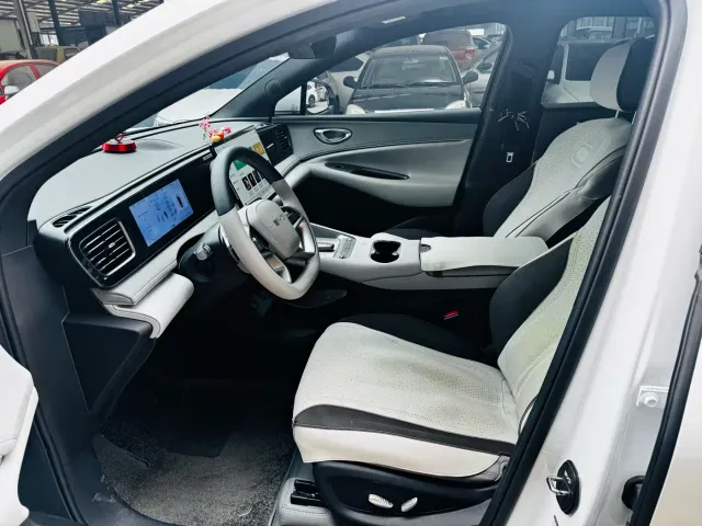 BYD Sealion 06 — Фото автомобиля 3