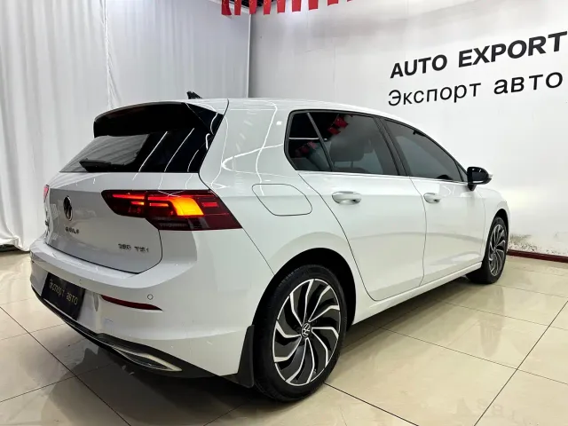 Volkswagen Golf — Фото автомобиля 4