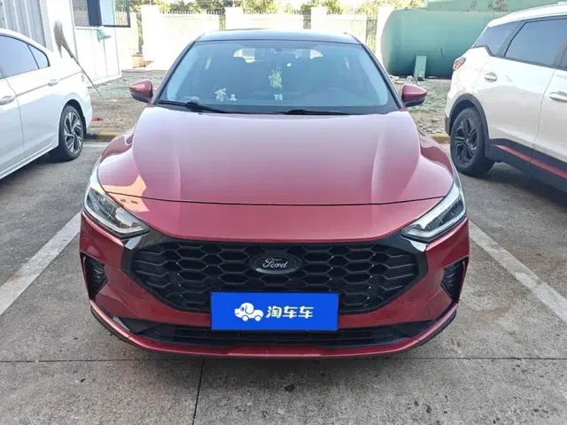 Ford Focus — Фото автомобиля 2