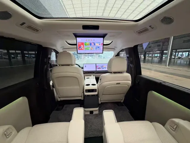 Li Auto MEGA — Фото автомобиля 8