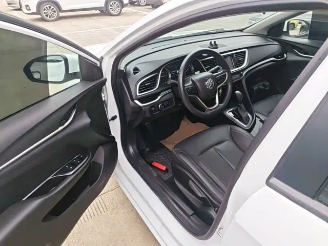 Buick Excelle — Фото автомобиля 15