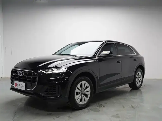 Фотография автомобиля — Audi Q8