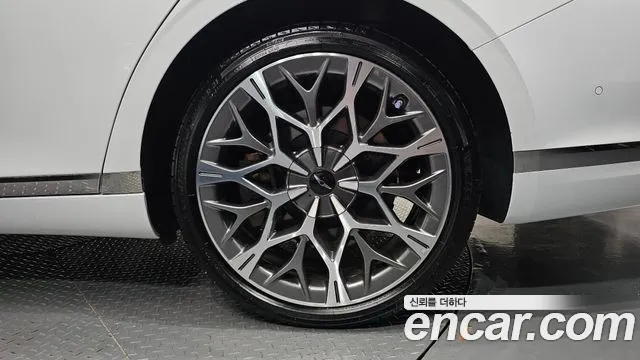 Genesis G90 — Фото автомобиля 18