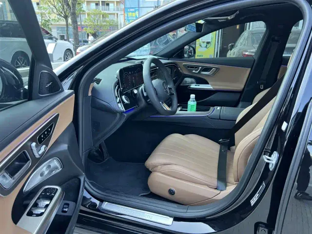 Mercedes-Benz E-Class — Фото автомобиля 4