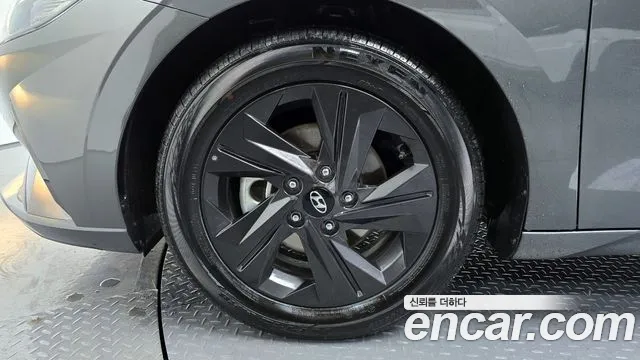 Hyundai AVANTE — Фото автомобиля 5