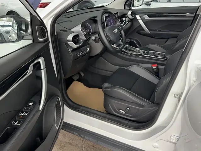 Geely Binyue — Фото автомобиля 15
