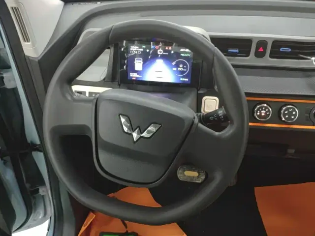 Wuling Hongguang Mini EV — Фото автомобиля 10