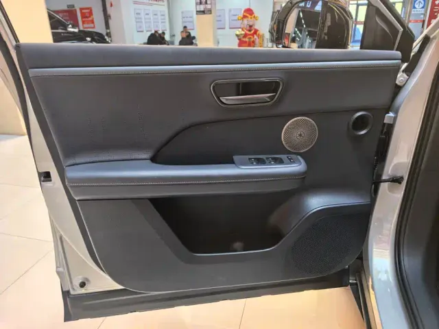 Toyota BoZhi 3X — Фото автомобиля 6