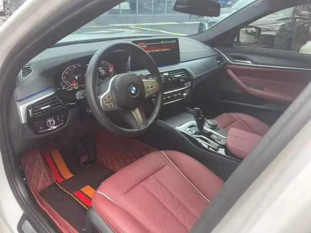 BMW 5 Series — Фото автомобиля 4